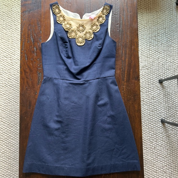 Lilly Pulitzer Dresses & Skirts - Lilly Pulitzer Navy Wythe Shift Dress Gold Detail sz 4